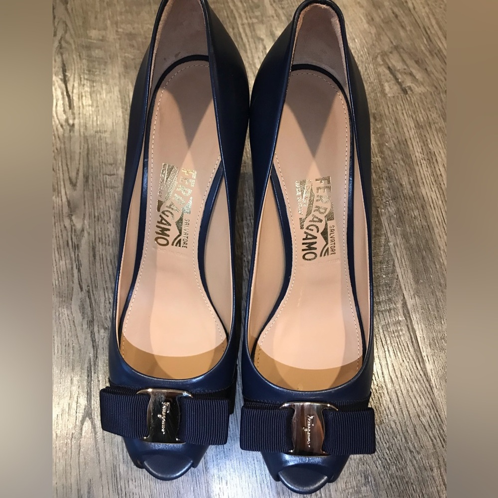 Salvatore Ferragamo -high pumps (9cm) Navy blue